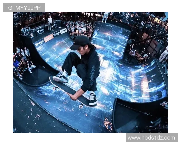 武汉城市马拉松赛中滑板队默契配合展现团队精神与竞技魅力